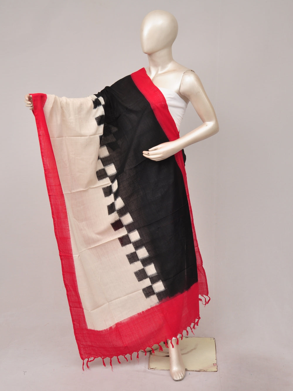 Ikkat Cotton Chunnis[D81117118]