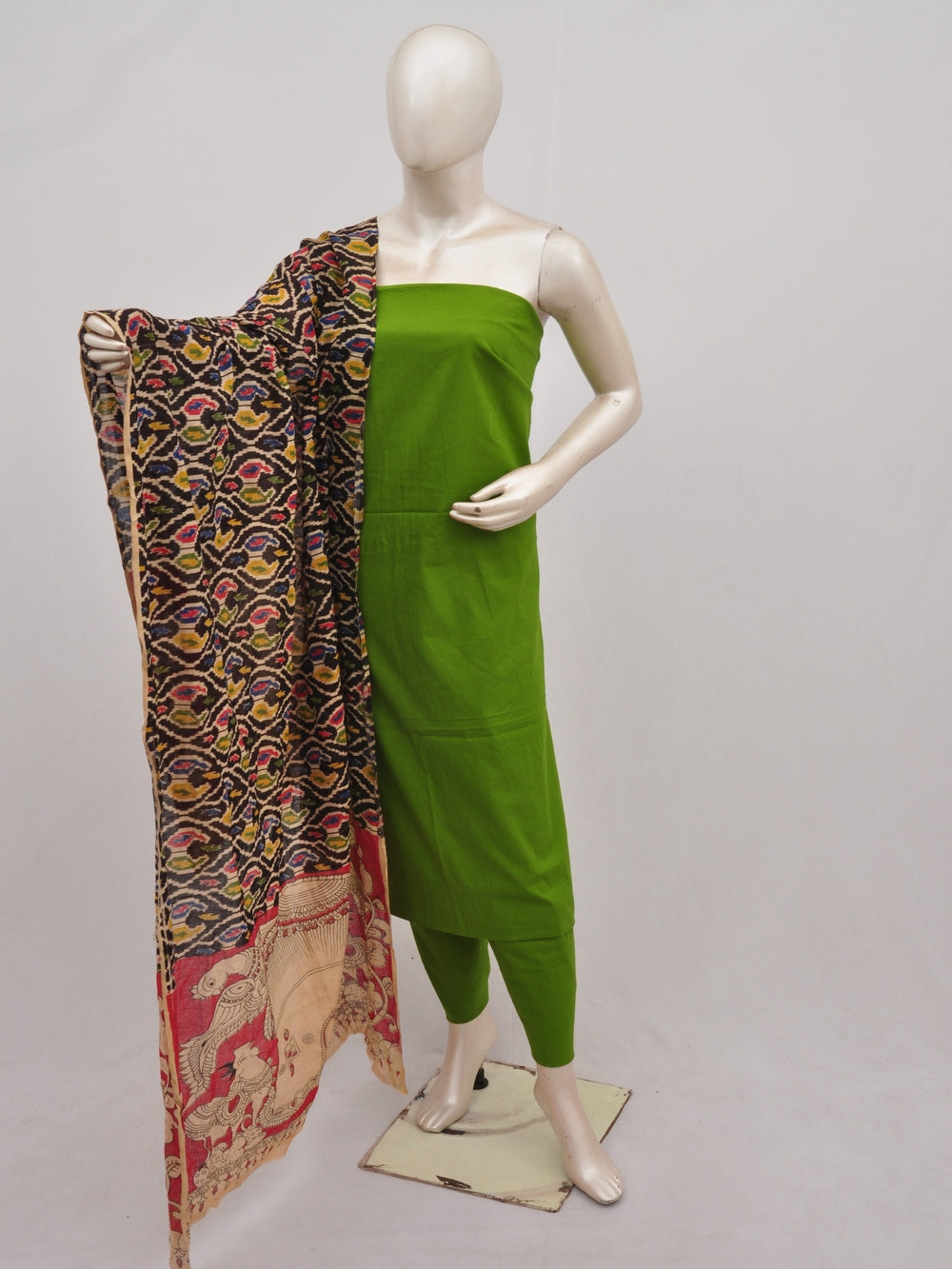 Kalamkari Dupatta Dress Material [D90401132]